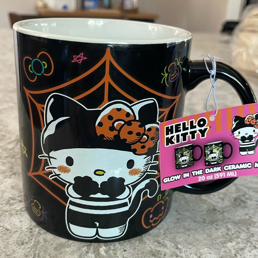 Hello Kitty Glow in the dark mug